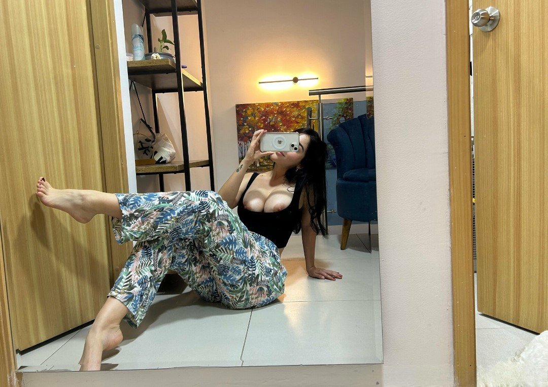 Sexy Thick Latina Loves Dildo Machine Anal #LPvAjNgO