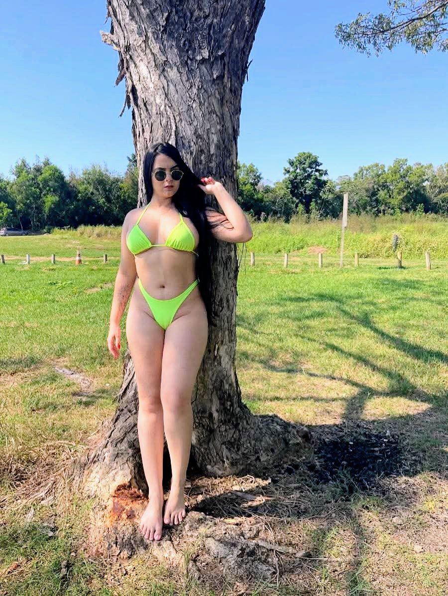 Puta casada adora mostrar o rabo no Facebok #H6QDpbOB